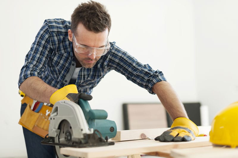 Deciding Between Table Saw and Miter Saw – Which One is Right for You?