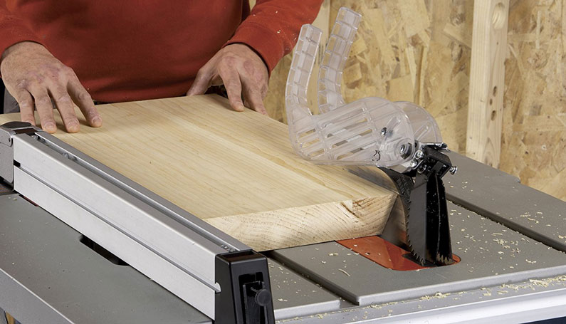 Cutting wood with Bosch table saw