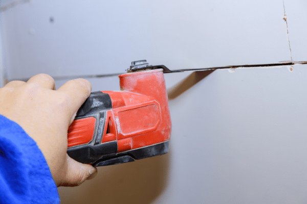 Cutting-Drywall-using-Oscillating-Multi-Tool
